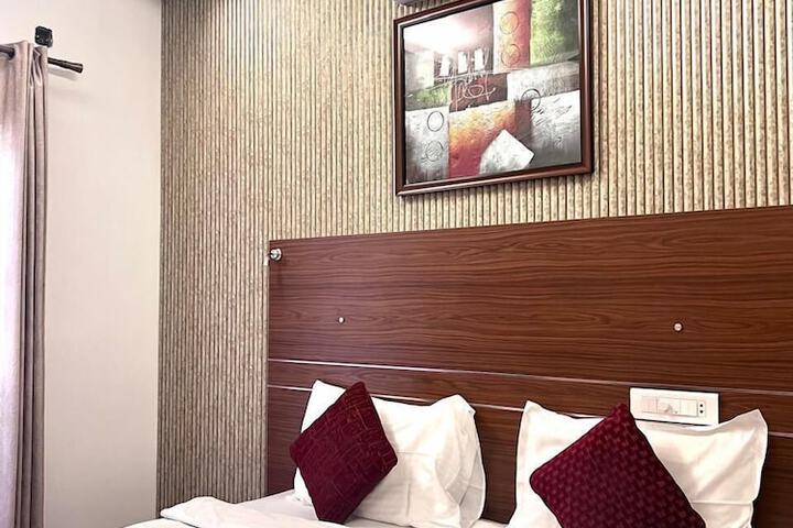 Room 16 of 74
