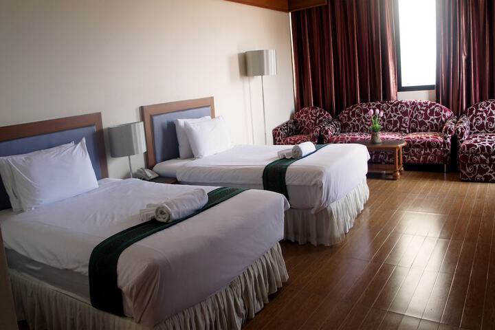 Room 8 of 72