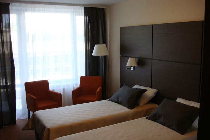 Room 4 of 64