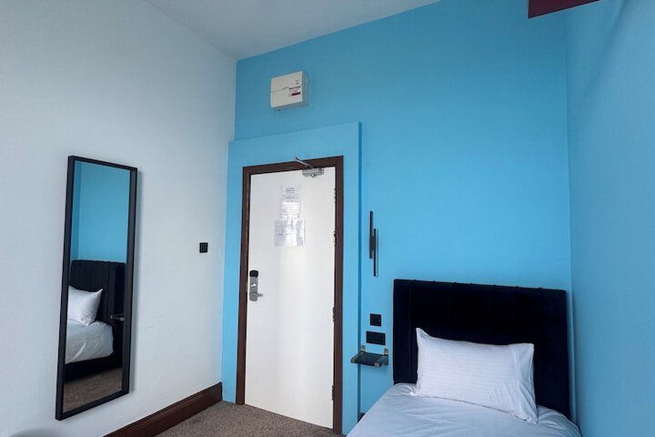 Room 19 of 49