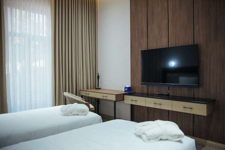 Room 15 of 61