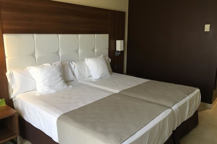 Room 11 of 54