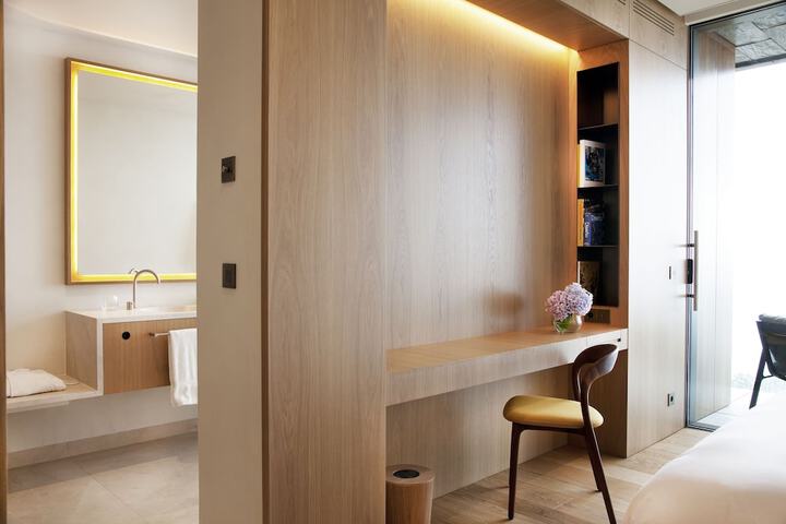 Room 6 of 95