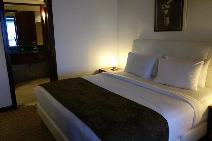 Room 13 of 68