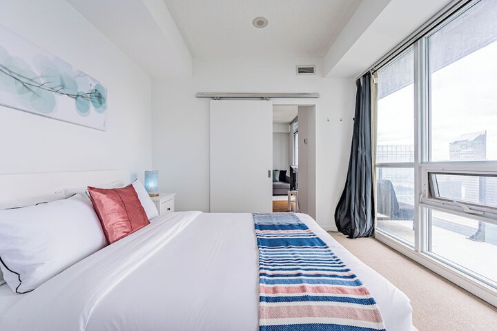 Room 8 of 273