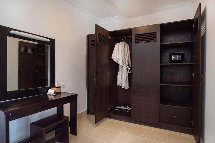 Room 4 of 54
