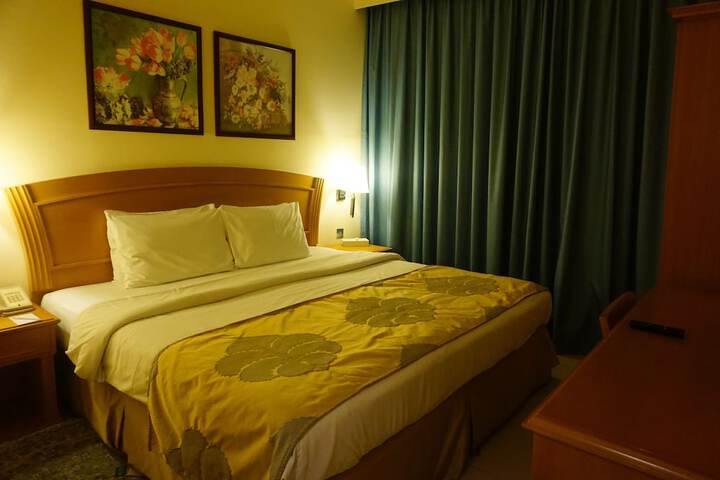 Room 15 of 156