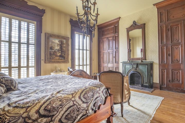 Room 9 of 85