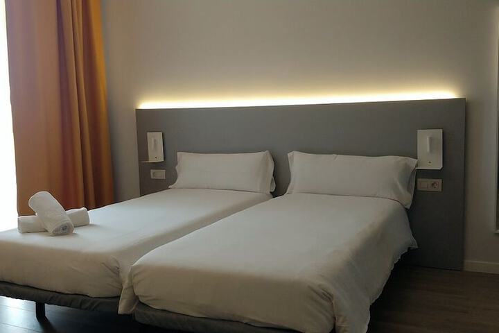Room 28 of 61