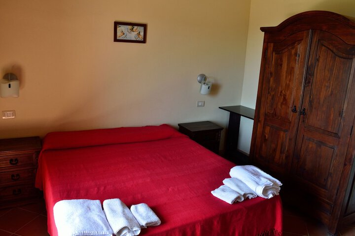 Room 17 of 27
