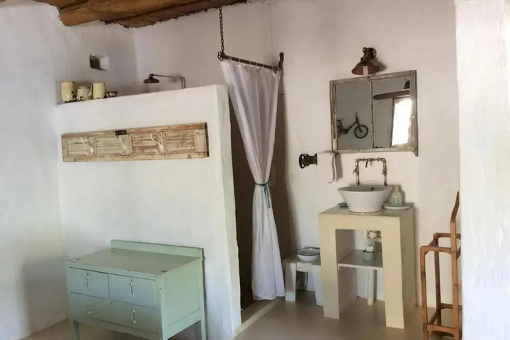 Room 2 of 13