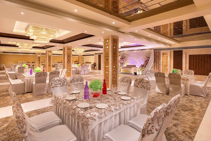 Ballroom/Hall 45 of 54
