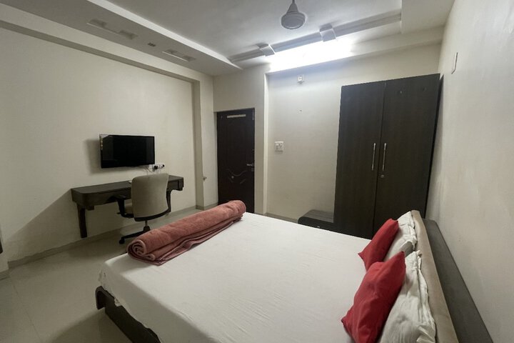 Room 5 of 24