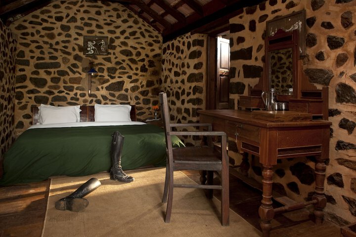 Room 4 of 38