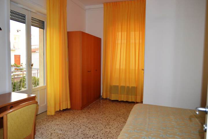 Room 9 of 45