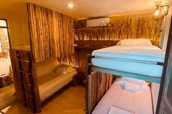 Room 28 of 94