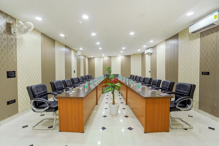 Ballroom/Hall 36 of 43