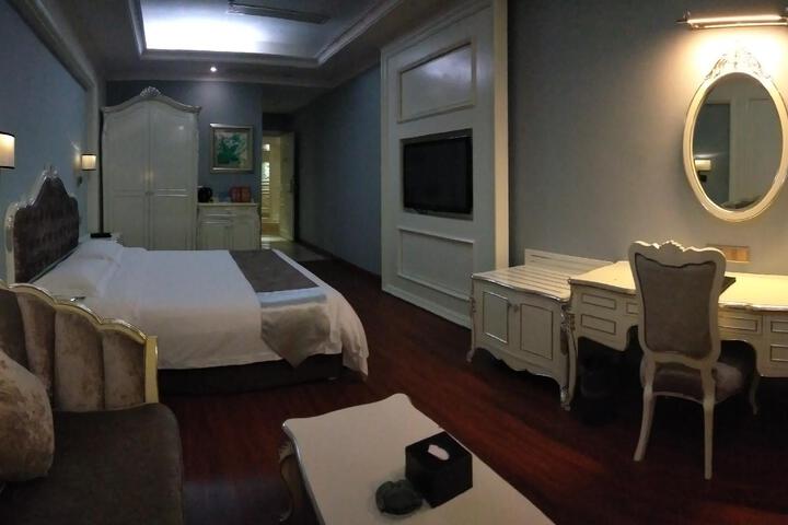 Room 18 of 20