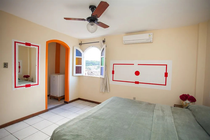 Room 14 of 27