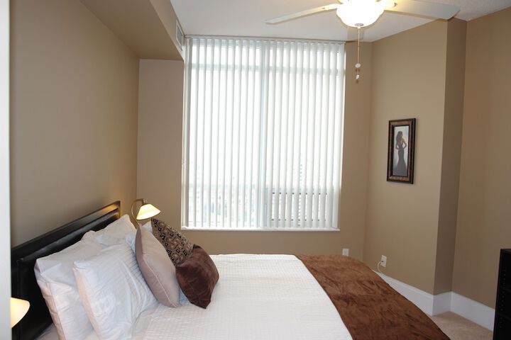 Room 10 of 42