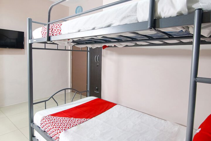 Room 12 of 27