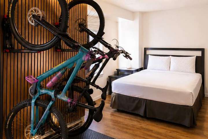 Room 14 of 60