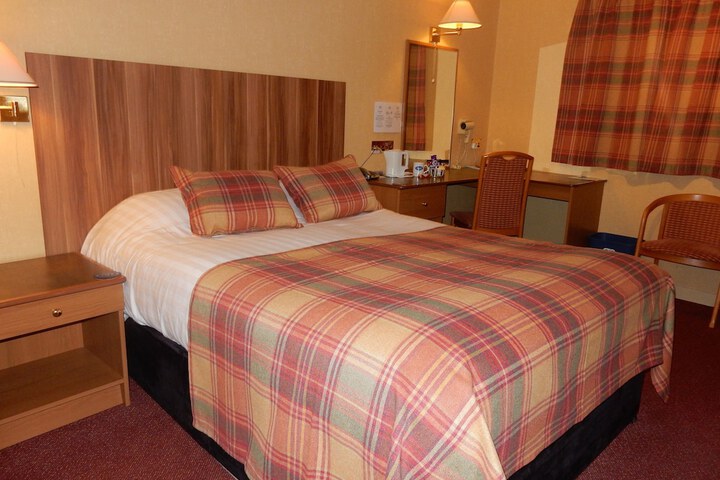 Room 5 of 36