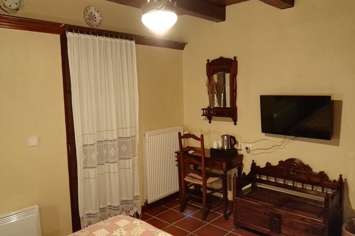Room 17 of 94