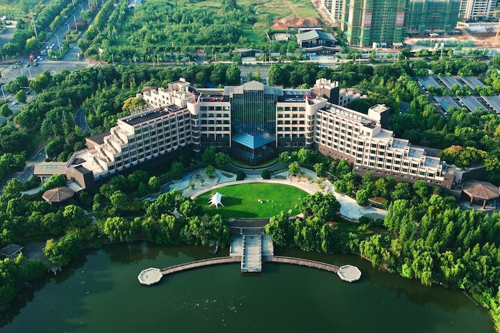 Exterior of Luan Suntone Plaza Hotel