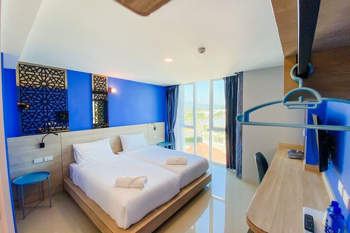 Room 10 of 46
