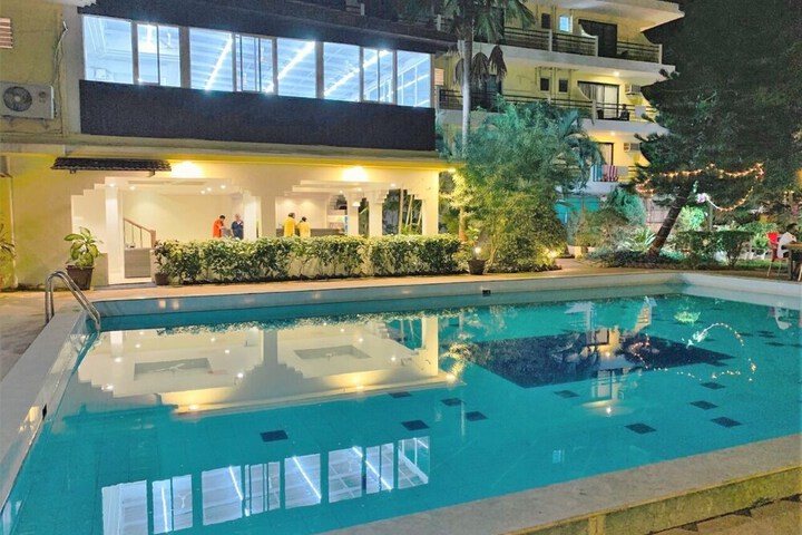 Pool 11 of 21