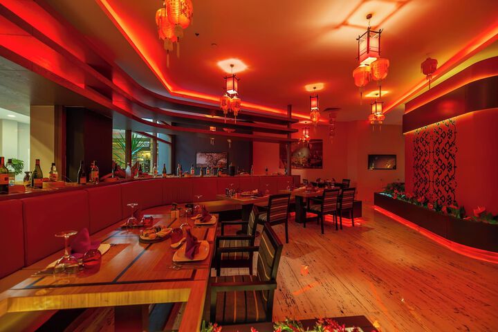 Lounge 166 of 259