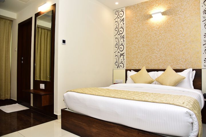 Room 4 of 43