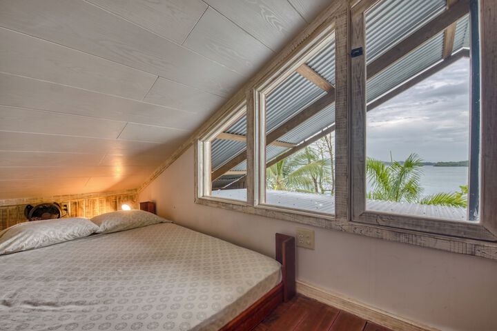 Room 2 of 36