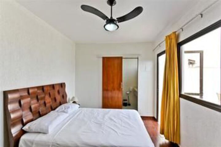 Room 9 of 28