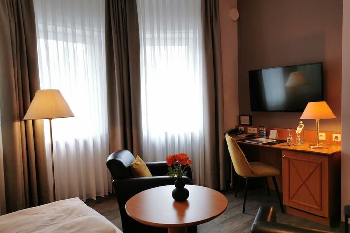 Room 9 of 47