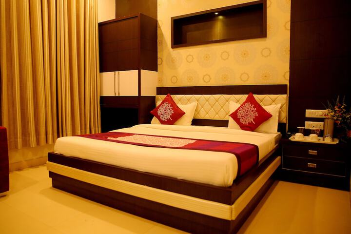 Room 9 of 63