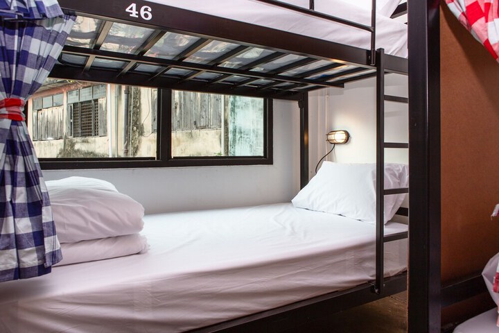 Room 3 of 41