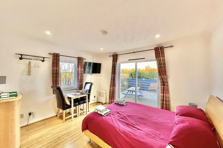 Room 2 of 19