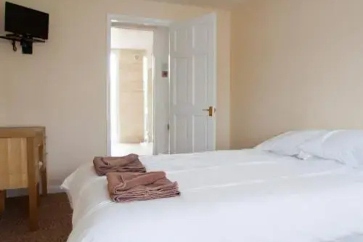 Room 2 of 13