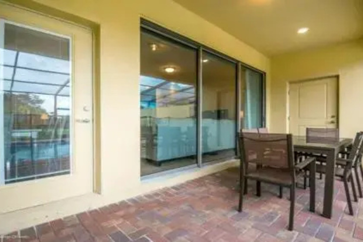 Terrace/Patio 3 of 9