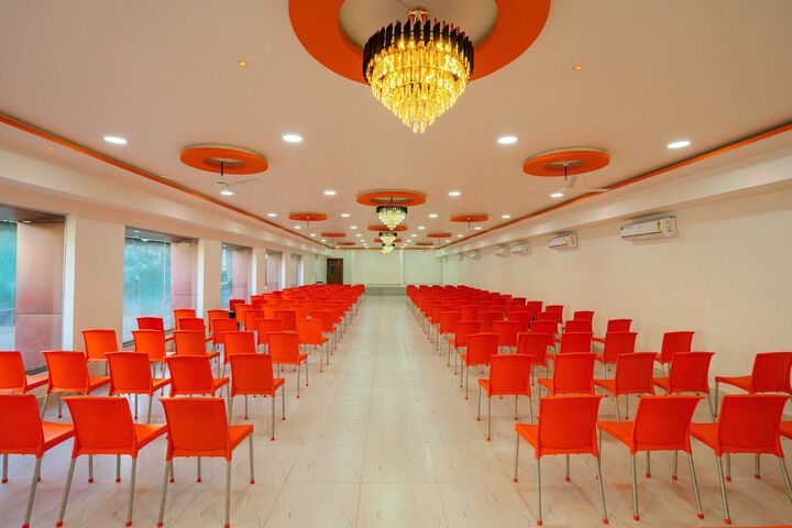 Ballroom/Hall 28 of 43