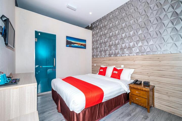Super OYO 90147 Hilltop Hotel