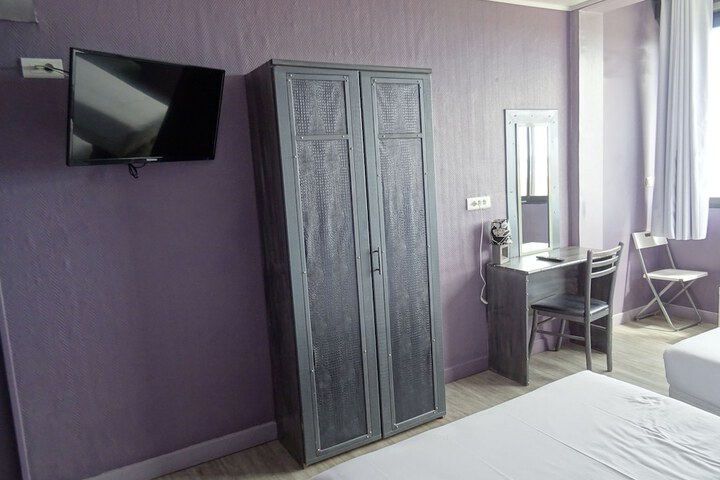 Room 6 of 26