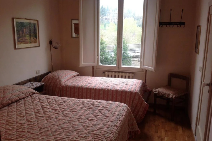 Room 6 of 19