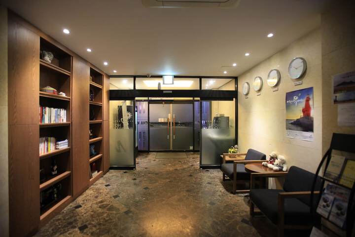 Hotel Lobby