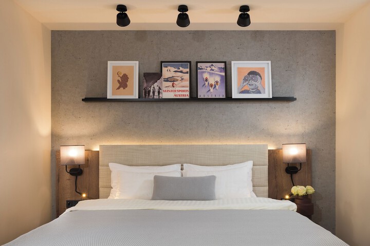 Room 3 of 34