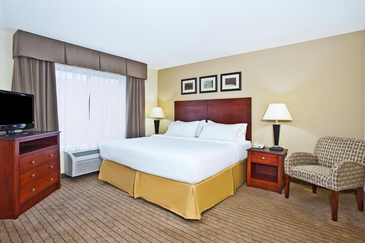 Standard Room, King or Two Doubles (3 of 3)