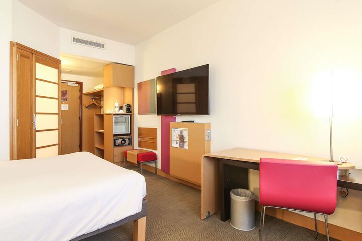 Room 37 of 268