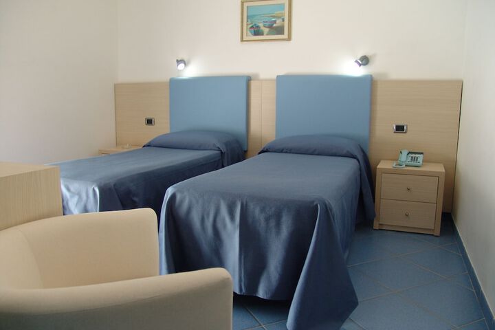 Room 5 of 44